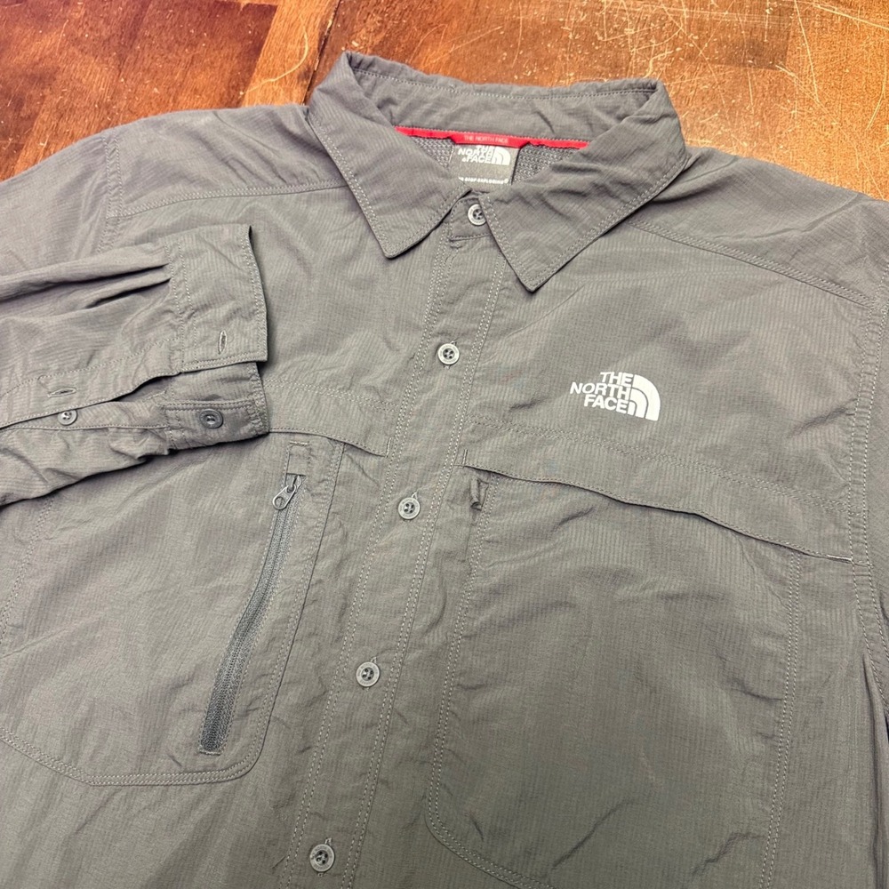 The North Face Button Shirt Mens L Gray Long Sleeve Vented Trail Utility Hiking